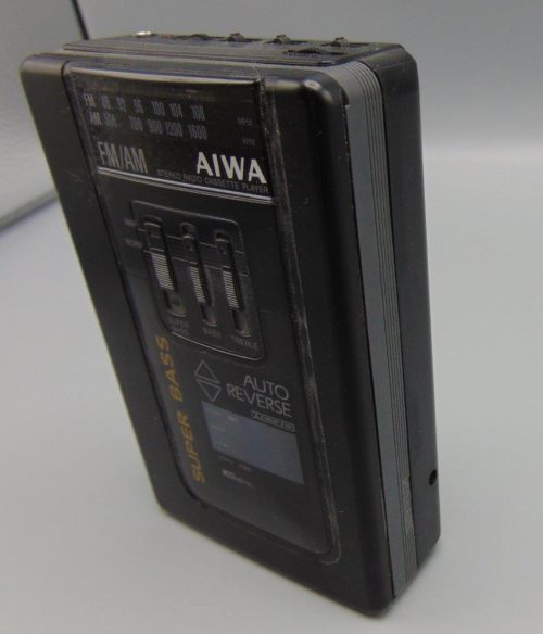 Aiwa FM/AM Radio Super Bass Auto Reverse Cassette Player Portable Model