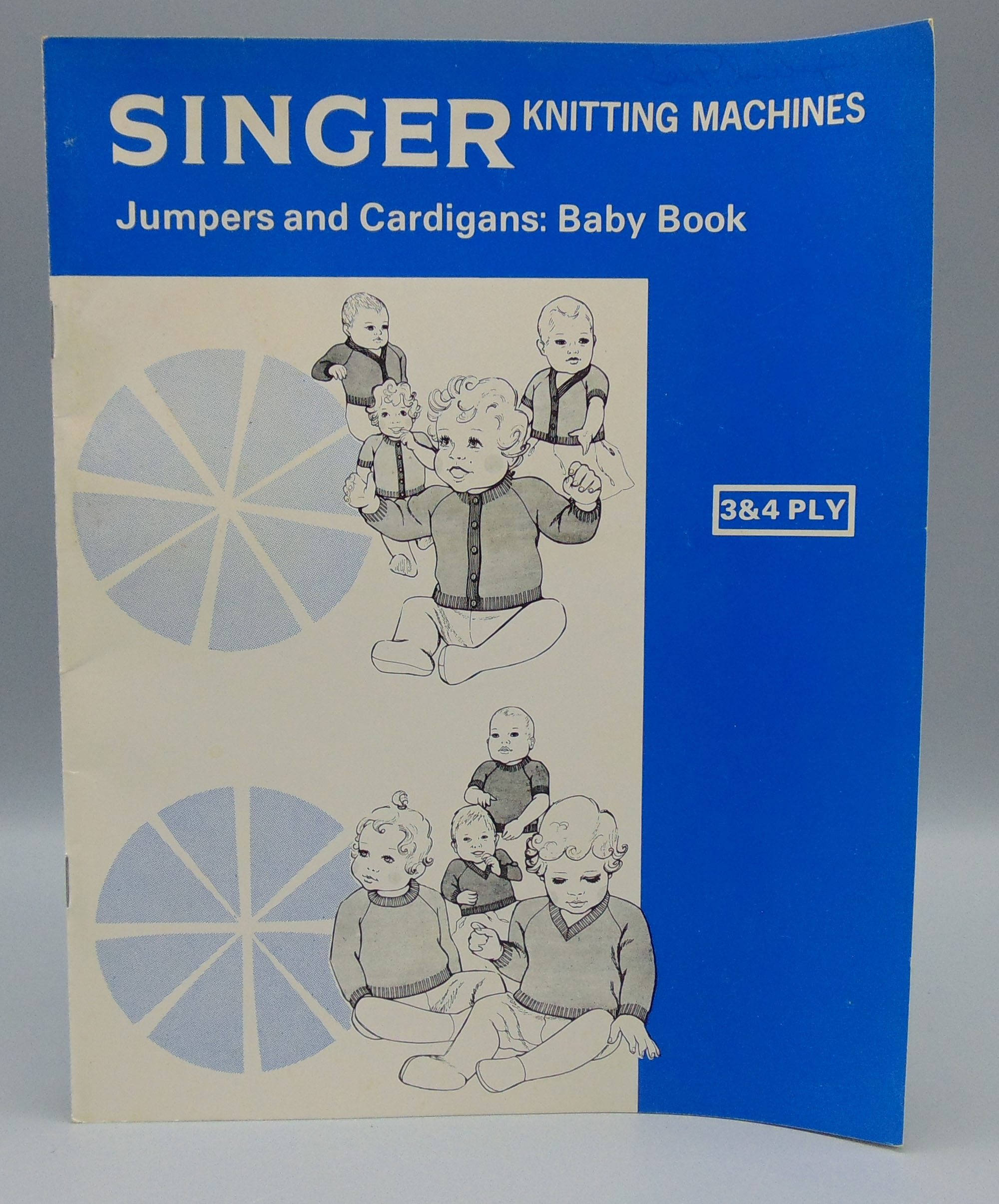 Singer Knitting Machines Jumpers and Cardigans: Baby Book 3 & 4 Ply