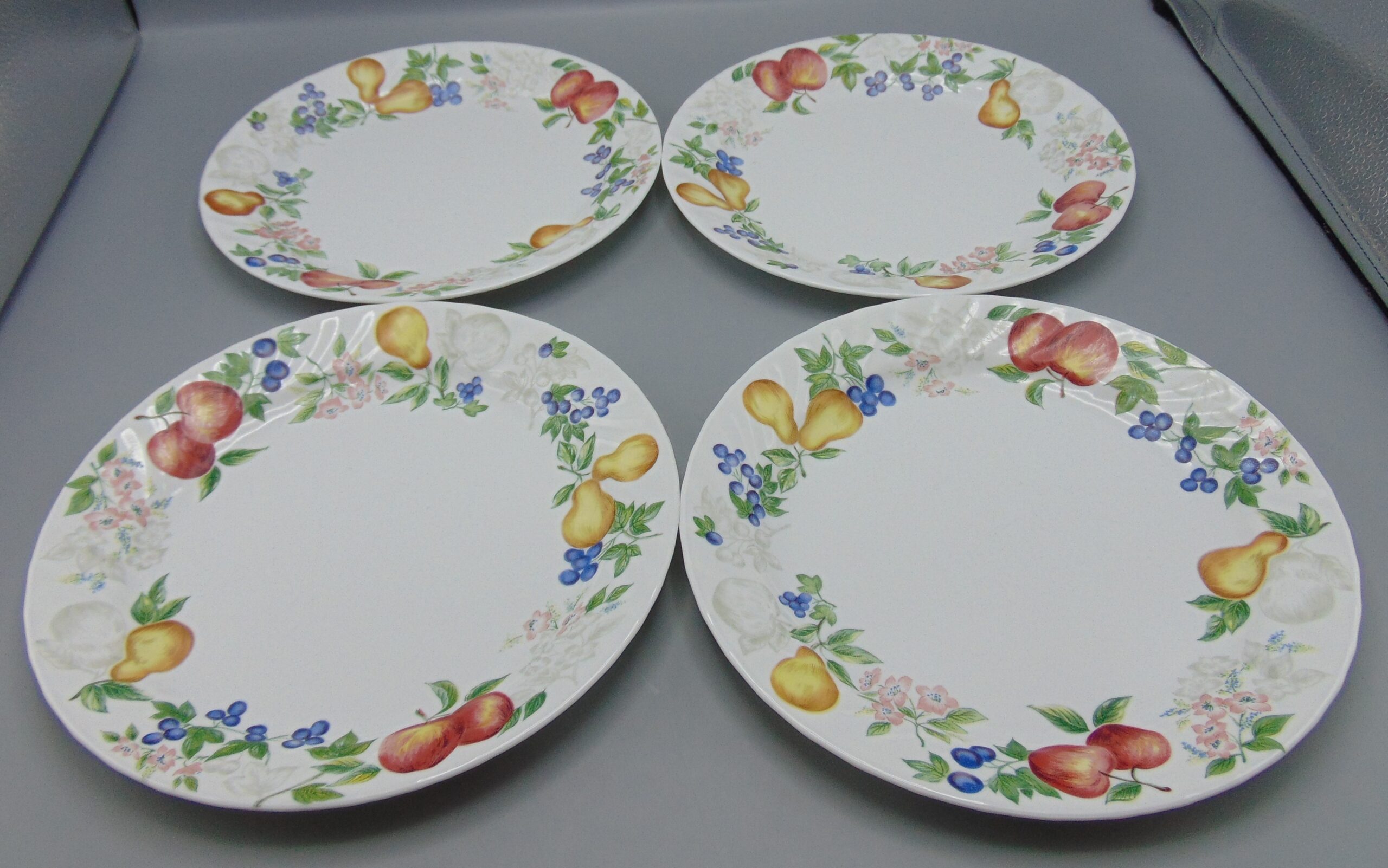Lot of 4 Corning Ware Corelle Chutney Dinner Plates