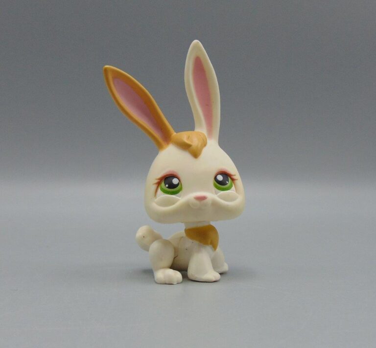 Littlest Pet Shop LPS 322 White and Tan Bunny Rabbit w/Green Eyes